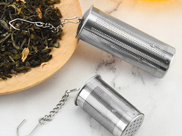 Tea infuser with chain