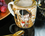 Becher in einer Dose - G. Klimt, Der Kuss, cremefarbener Hintergrund (CARMANI)